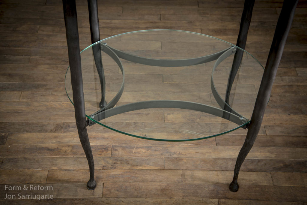 Oval Pan Stand SH427